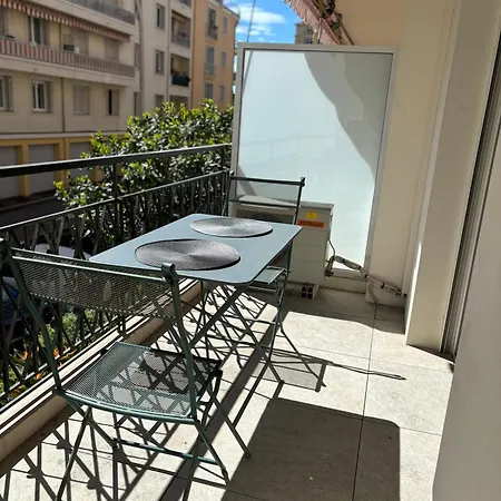2 étoiles à Pour 4 Personnes Apartamento Menton