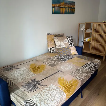 2 Etoiles A Pour 4 Personnes * Μεντόν