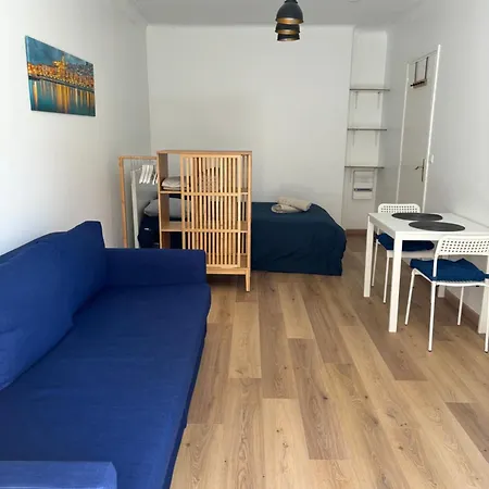 2 Etoiles A Pour 4 Personnes Apartment *