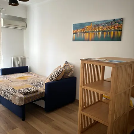 2 Etoiles A Pour 4 Personnes Apartment Menton