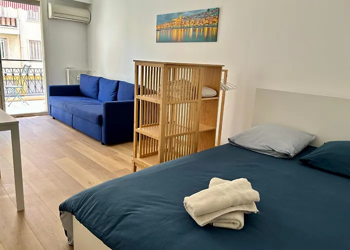 2 Etoiles A Pour 4 Personnes * Menton
