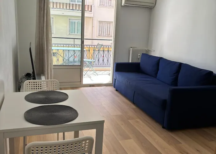 2 Etoiles A Pour 4 Personnes Apartmán Menton