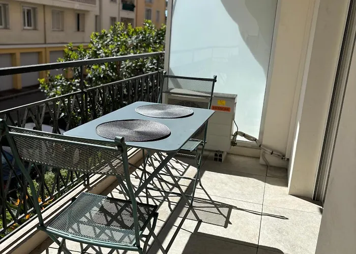 2 Etoiles A Pour 4 Personnes Apartmán Menton